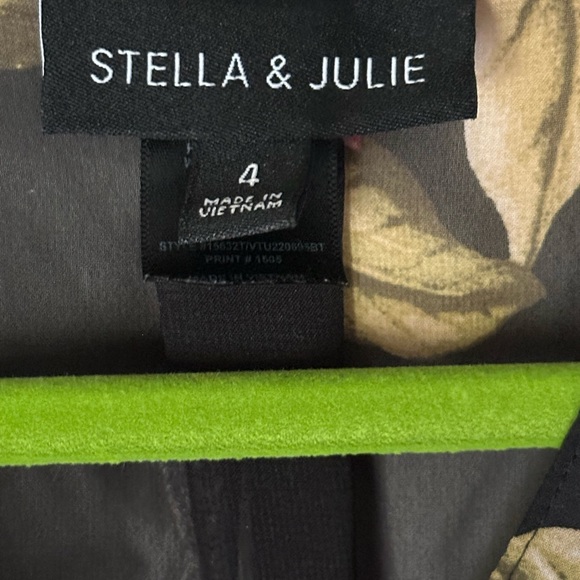 Black and Pink Long Sleeve V-Neck Sundress - Picture 8 of 15